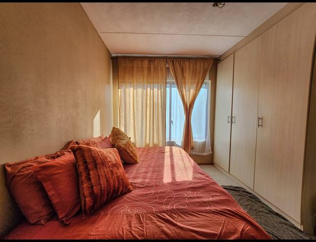 2 BEDROOM APARTMENT FOR SALE IN HONEYDEW GROVE